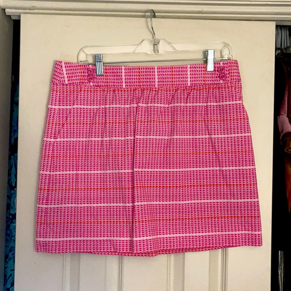 Vineyard Vines pink whales mini skirt. Size 10.
